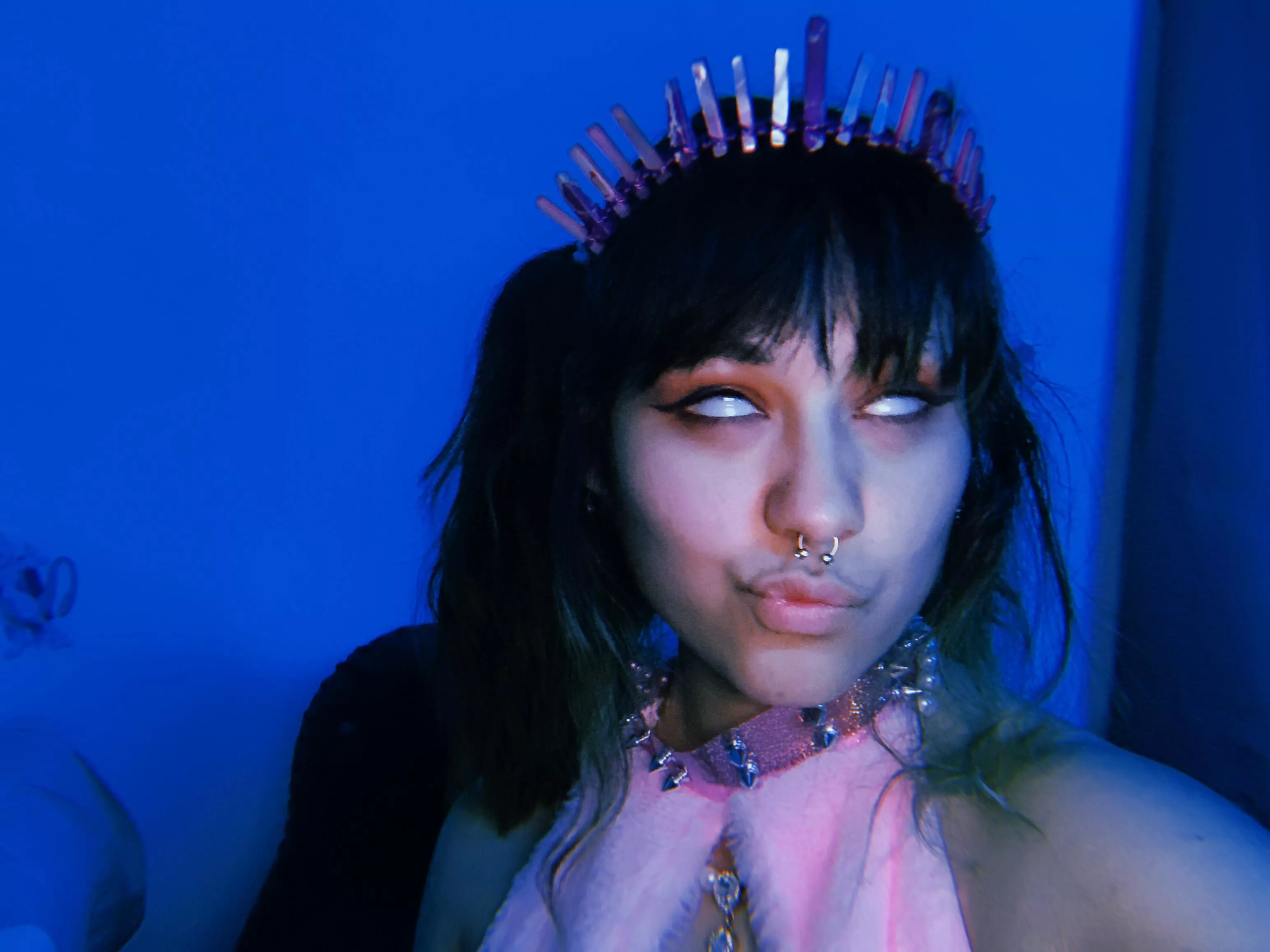 my dad thinks im a whore but he loves me <3 posted by mollie_dollie