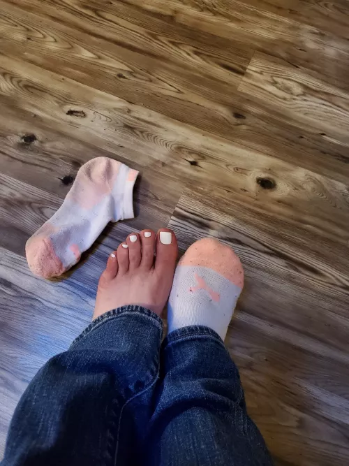 My dirty/stinky ankle socks 🧦 by only_feetpc2022