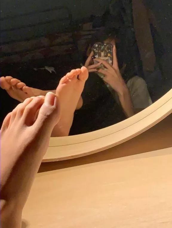 my DMs are open, come tell me what you would do to me~ posted by momopuppycos