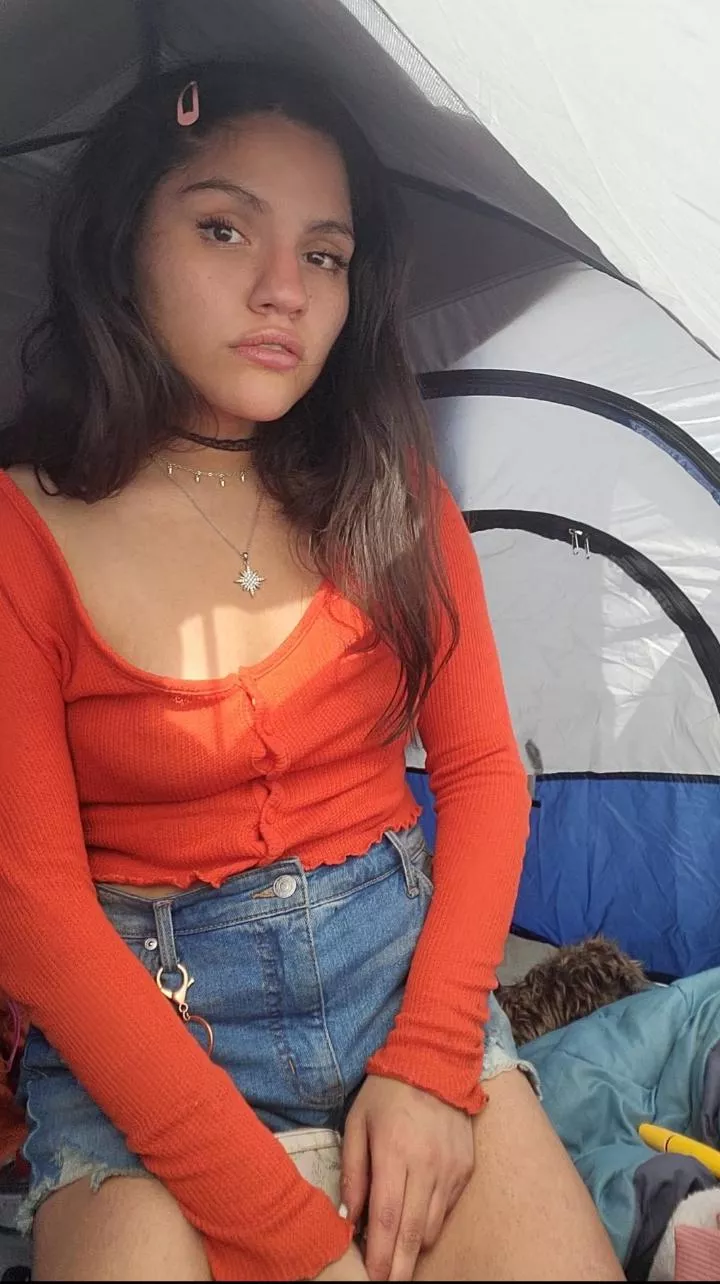 my expression isn't vacant.. my affect isn't flattened. f20 posted by jjco0l