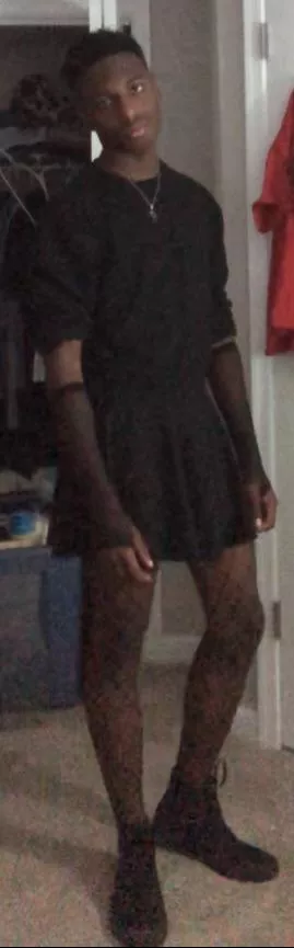 my face is to masculine to be cute😭 posted by lil_vr