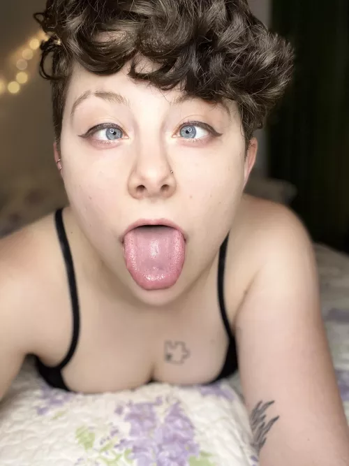 My face is waiting by loveivyadamz