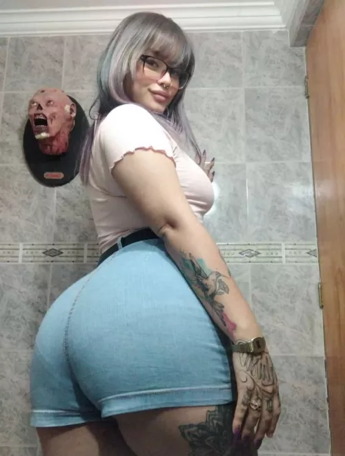 My fat ass greets you haha ​​kik and Instagram: @kg.belly by karlagonqui