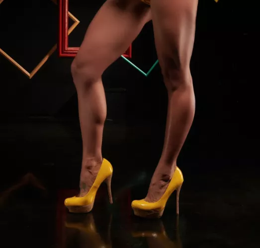 My favorite color is yellow by hoodyk