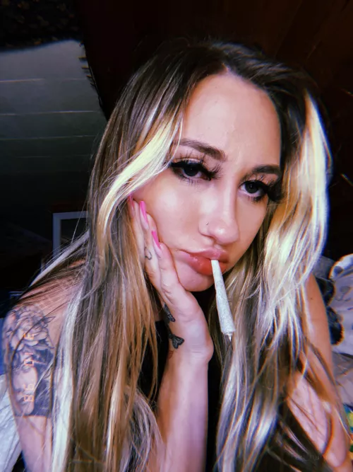 My favorite lashes 😏 (oc) by farrahxbabee