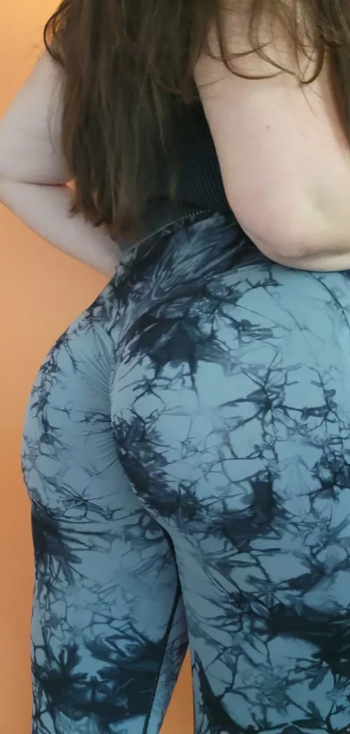 My favorite yoga pants :) by purrrrrrrrrrrrr