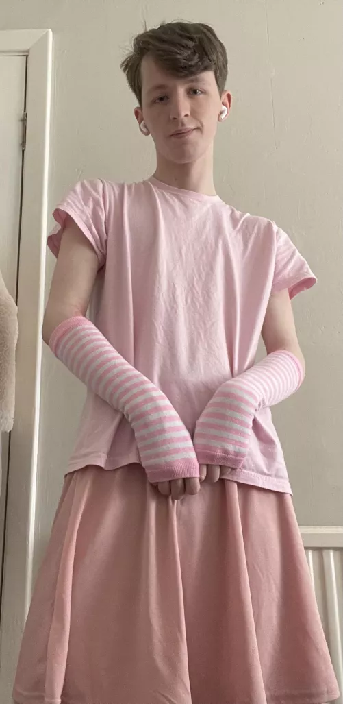 My favourite colour is pink :) by twinkywinky01