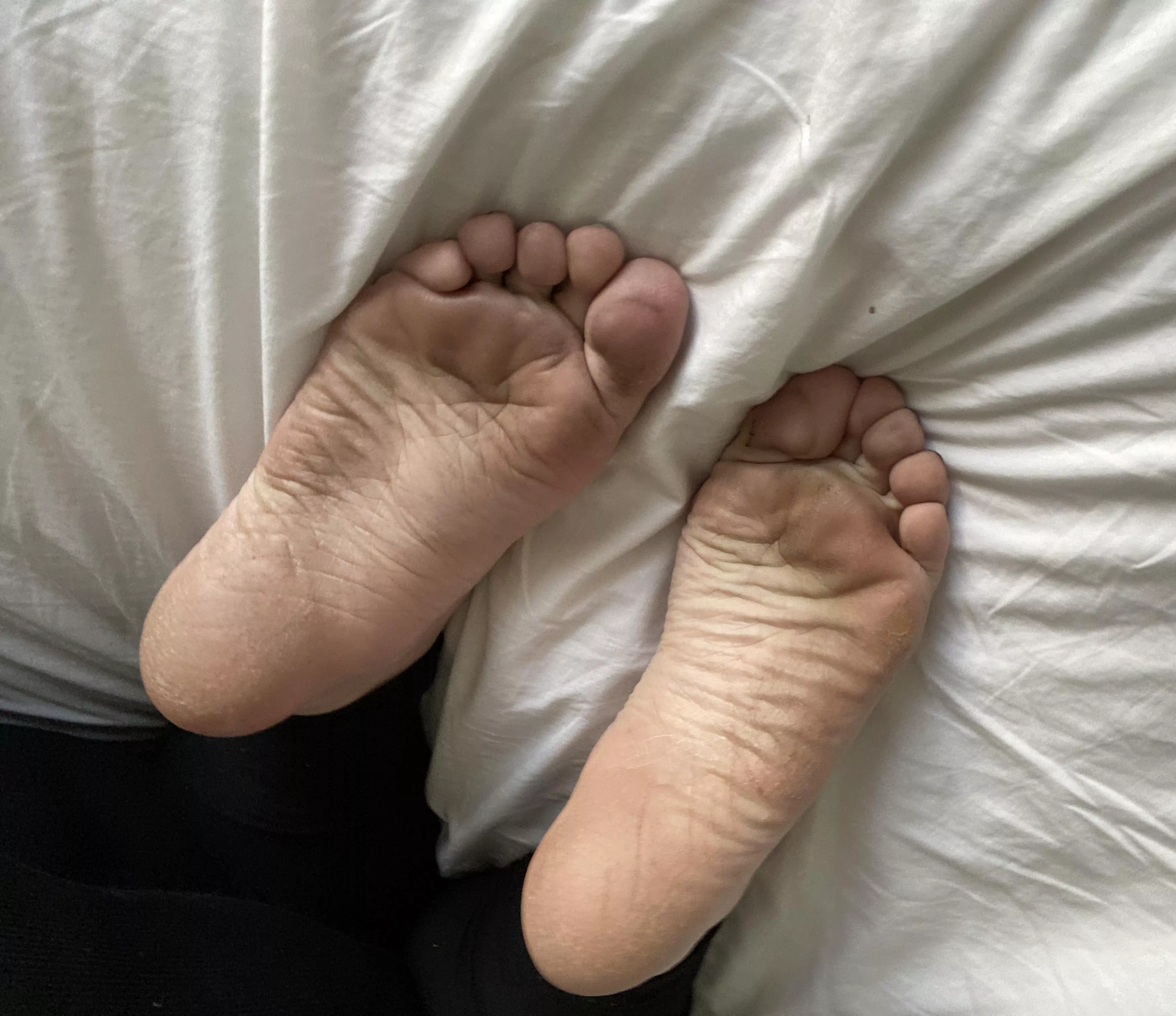 My feet are filthy 🥺 posted by lunargoddesslessi
