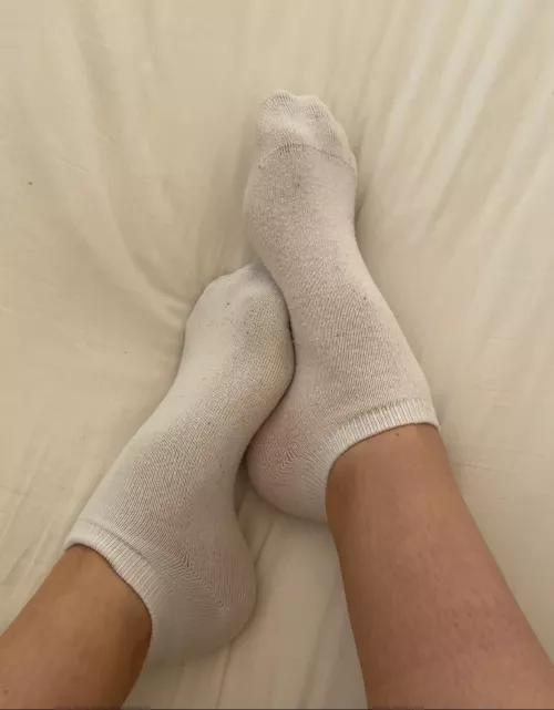 My feet need to be worship, who wants to slave for them?👑 by HighArched_Queen