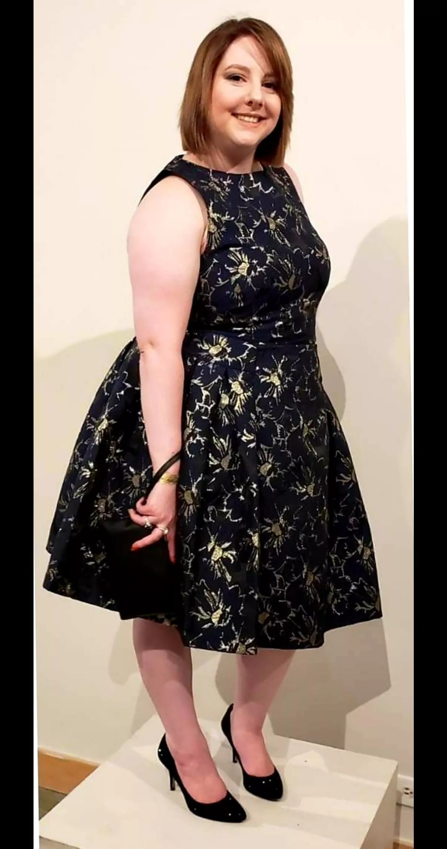 My fiancee beautiful thick friend posted by JECrossdresser1