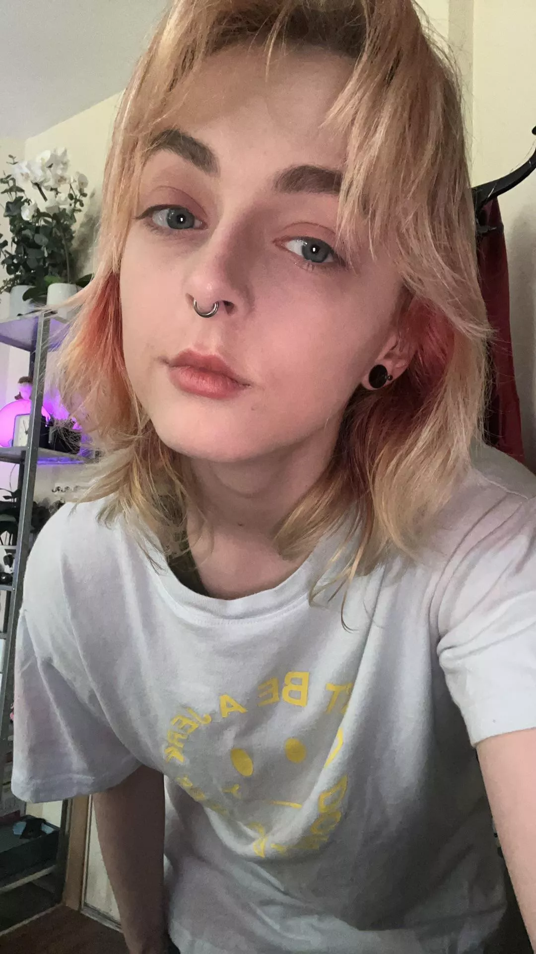 my first post- what do you think when you see me? posted by Sweaty-Assumption184