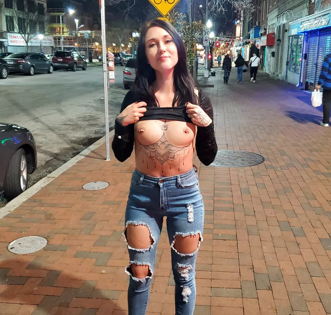 My first public flashing! Such a thrill! posted by water_melonsugar3