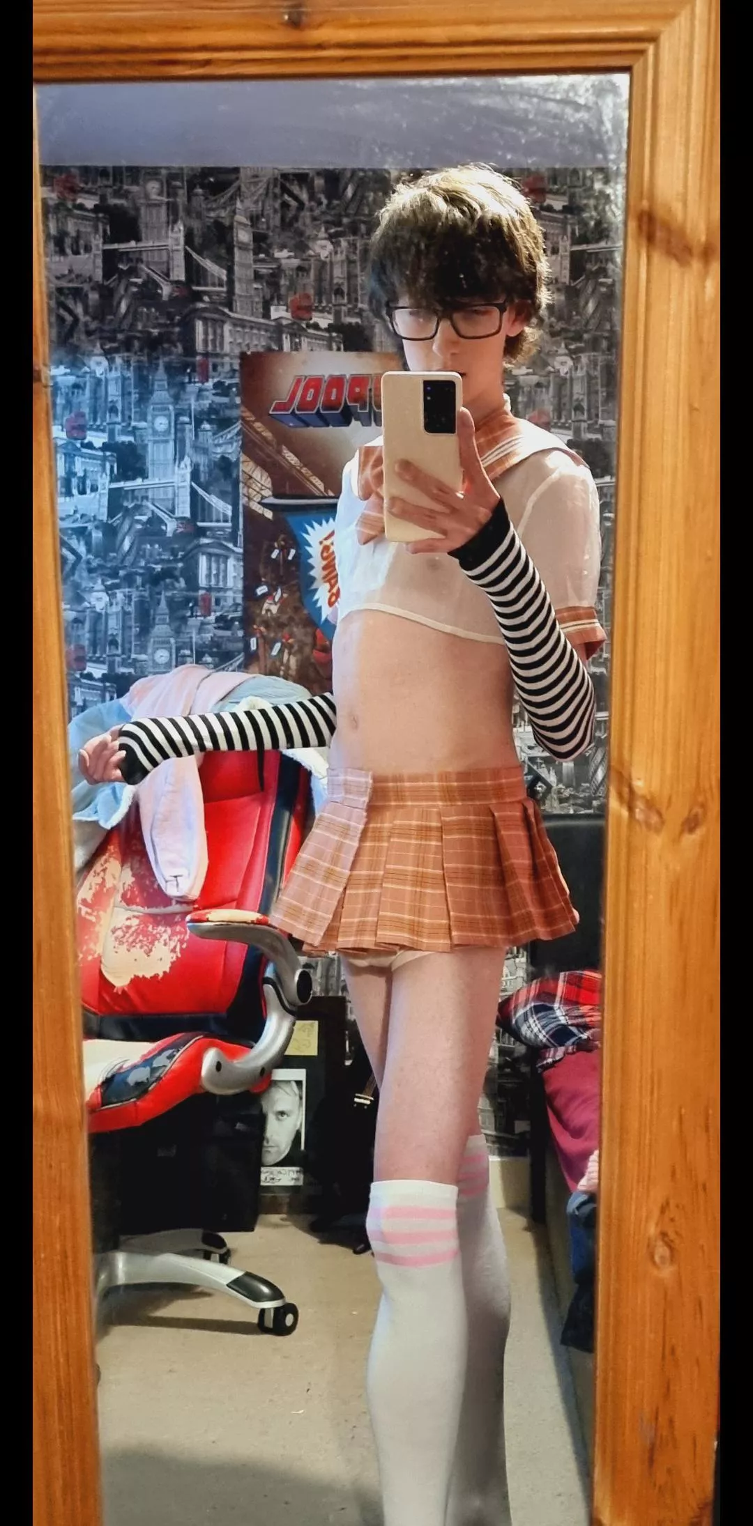 My first time wearing a skirt 🥰 posted by FemboySamX