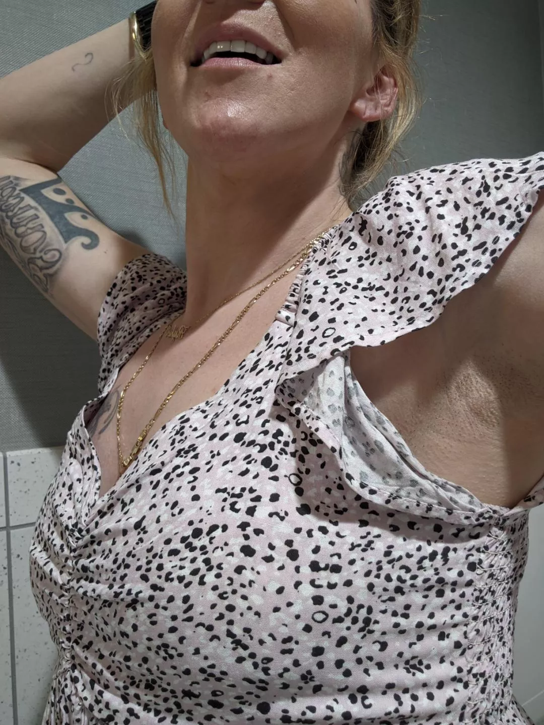 My fluttery cap sleeves BARELY cover my lickable pits. What do you think? posted by MzRosieB