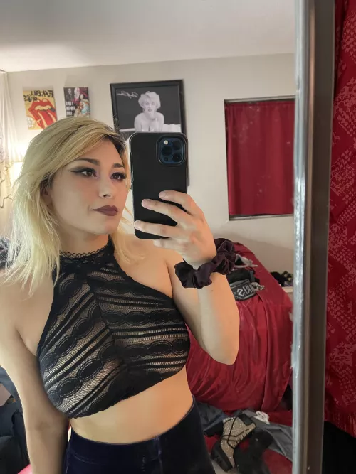 My friend let me borrow this cute top, I could just barely fit myself in 🥵 by Ravenrockette