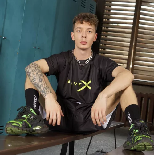 My friend says me. Here good community, upload post here by BIG_XL_BOY