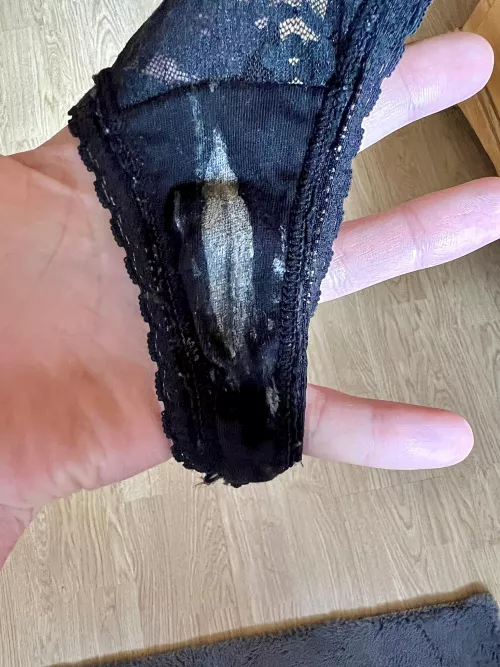 My gf 20 want to celebrate this pic, dm me if you dwnt to trade. by speedkater