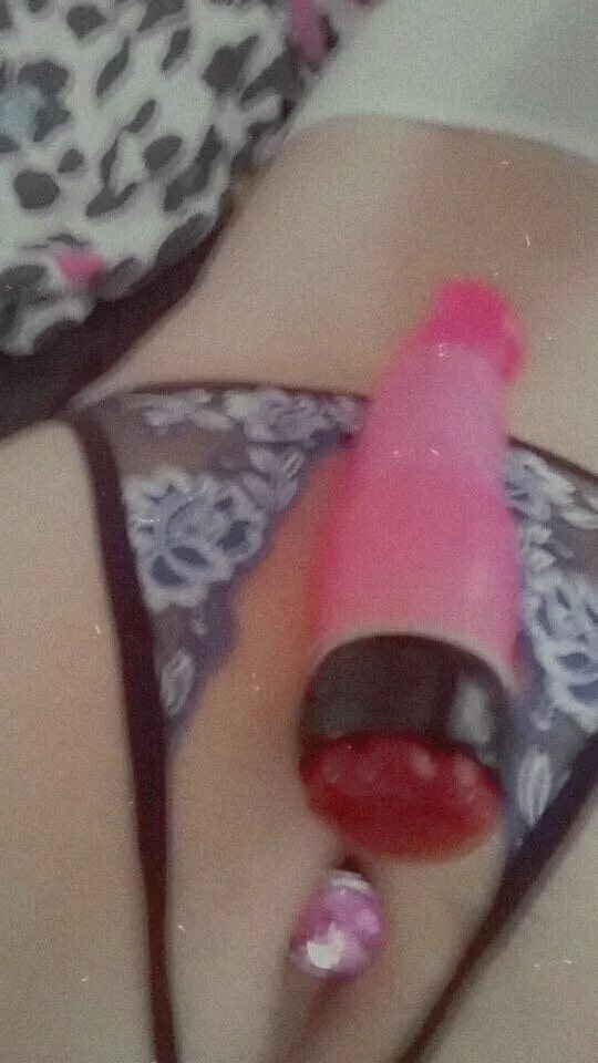 My gf made me wait like this posted by courtsxsissxx