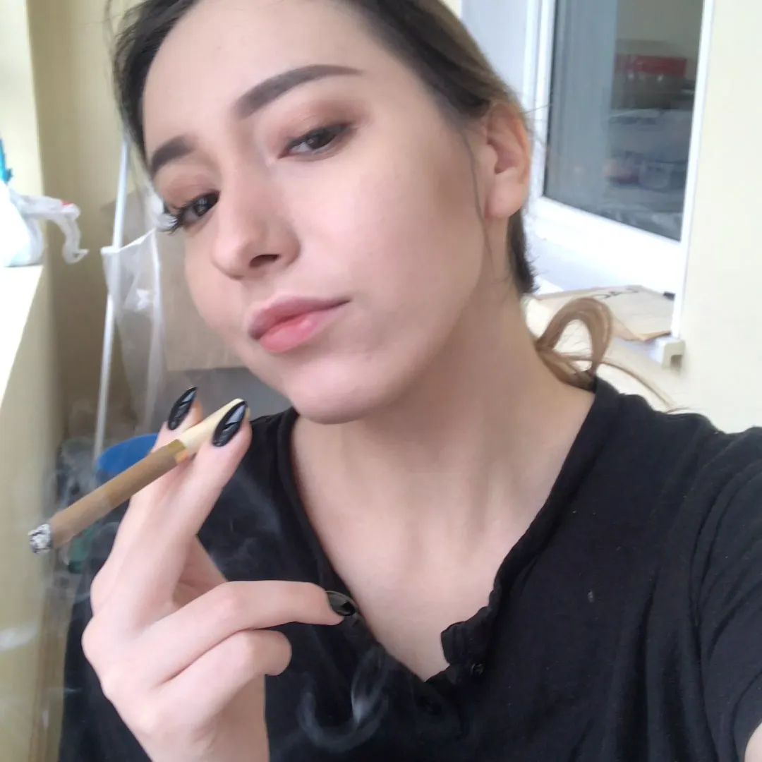 My girl smoking makes me fall in love with her even more posted by nnbaa11