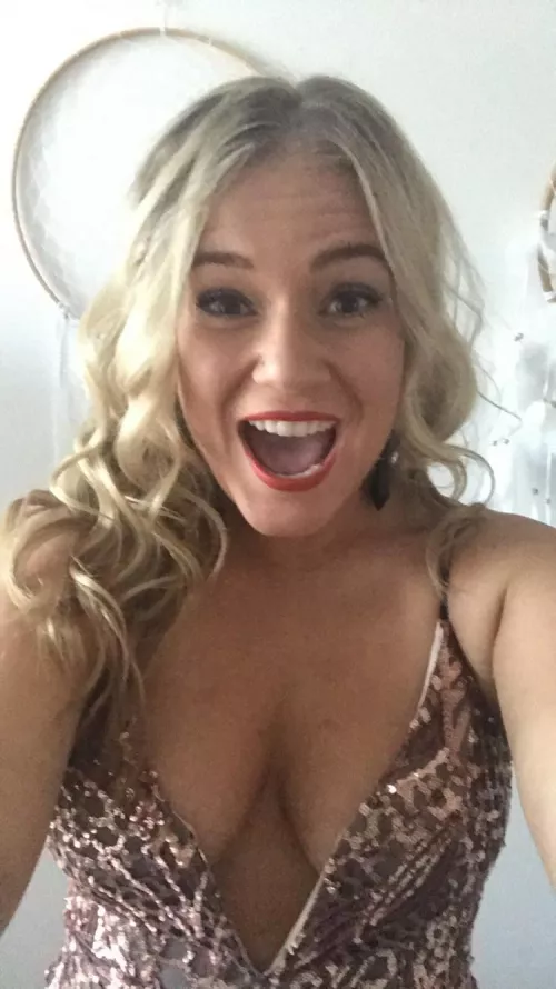 My girl wants to know how many guys want a piece of her. She doesn’t believe me when I say guys are always checking her out. Might trade if people are interested also 😝 by Ashamed-Report3171