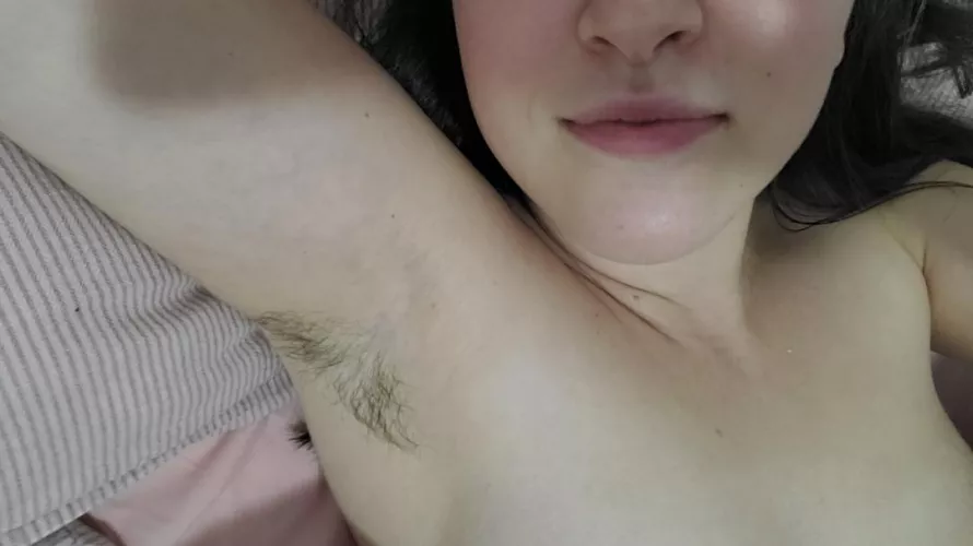 My hairy pit just before a nap 🤭 by evyyyyT
