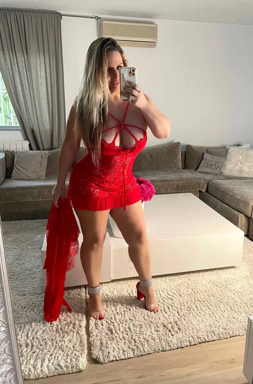 My husband told me not to overdress for dinner with his boss and his wife, I don't think I done to bad right ? posted by BaddieMi