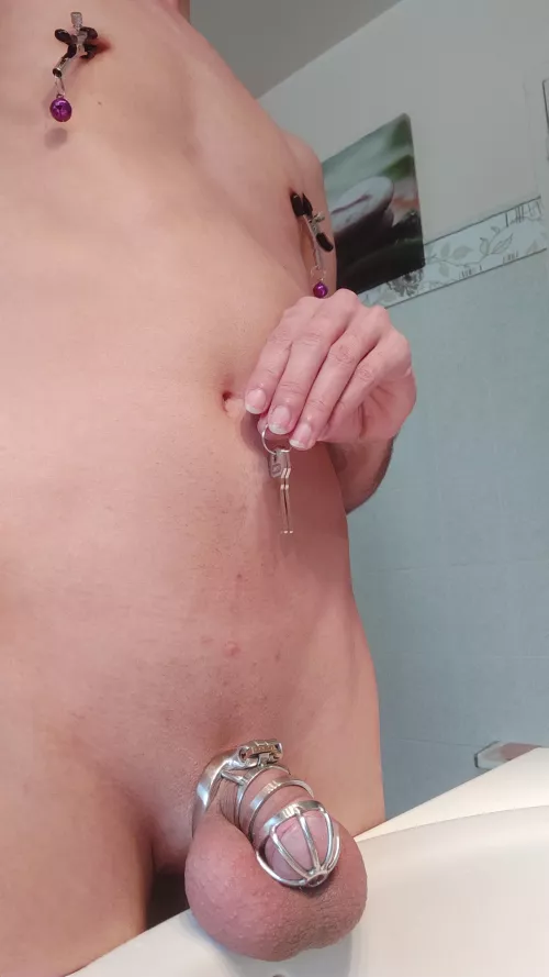 My keys are available 😉 Who wants to own me? by PinotteButt2