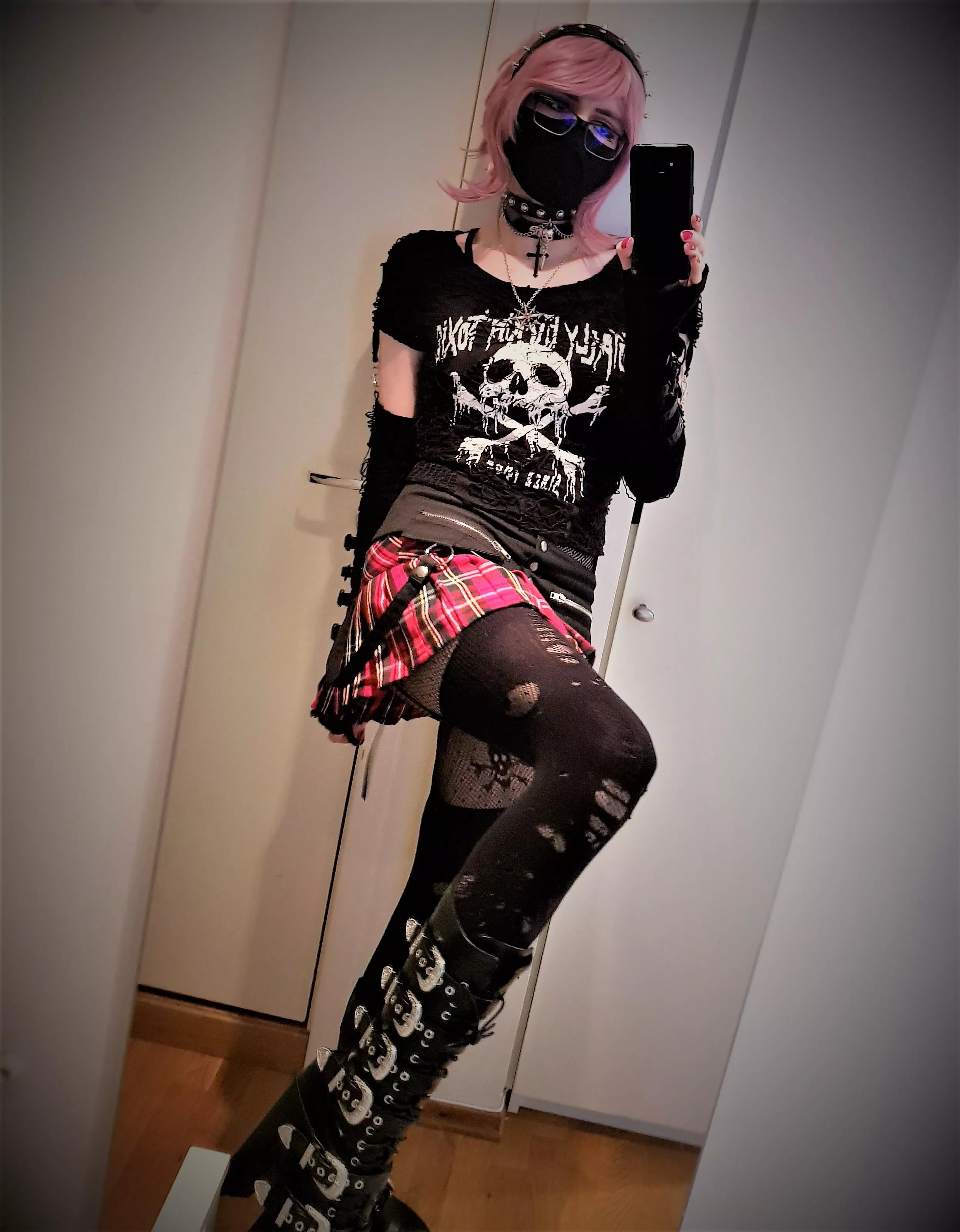 My last outfit (for this month at least) posted by ShadowPrincessN7