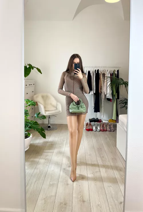 My legs are shining today by tatsianapaulava