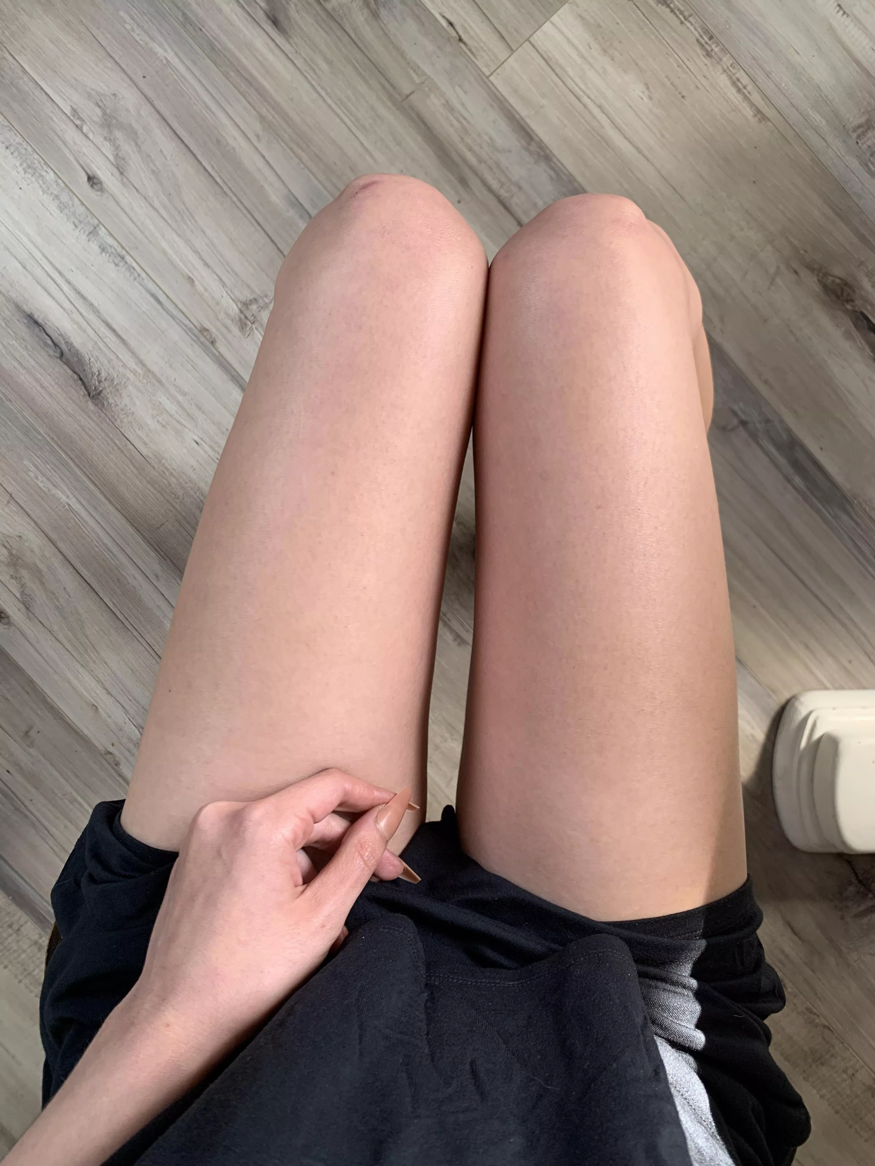 My lil sitting gap 🙈💕 posted by AmberSoleMate