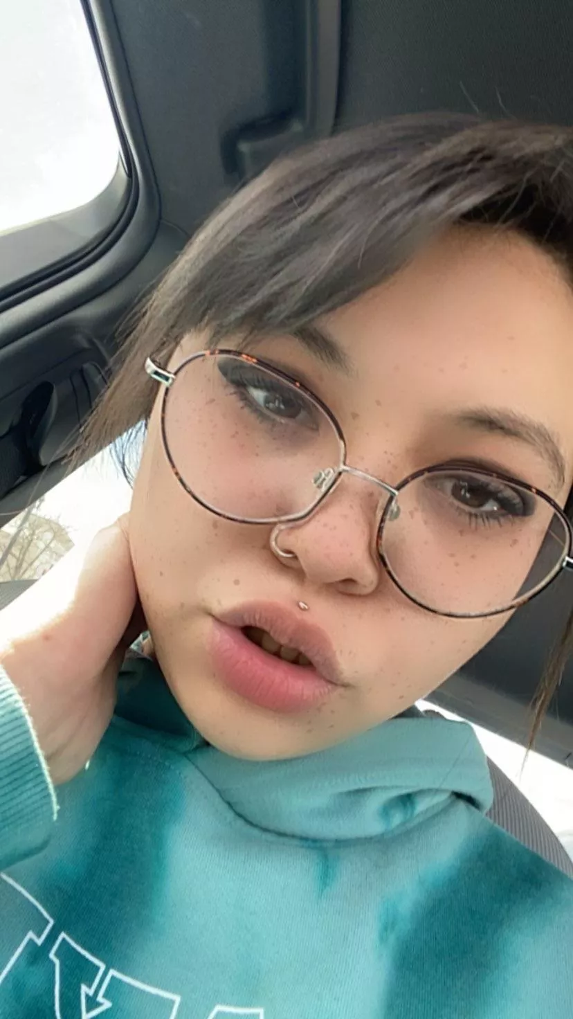 My lips should be wrapped around your cock.. posted by t33n3r