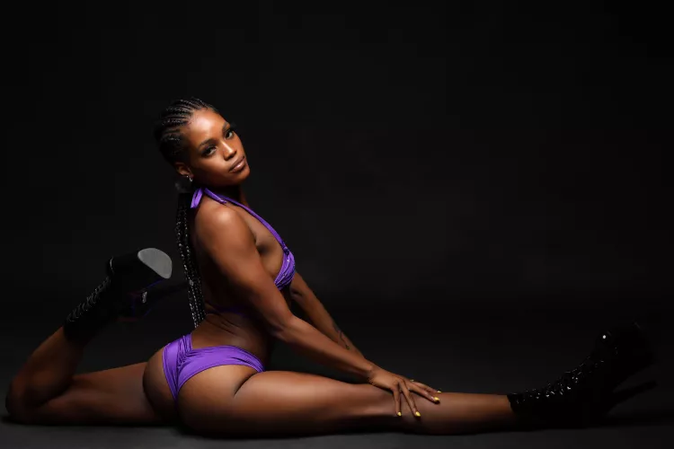 my little amateur ass looks amazing here 😍 by ilystar21