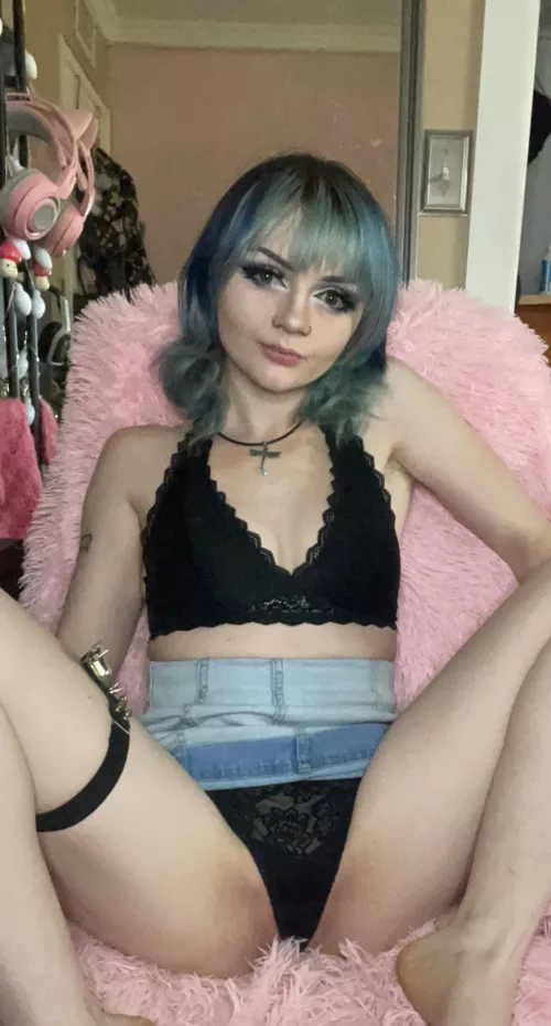 My little pussy needs a big cock 🤍 by allthatrecoil