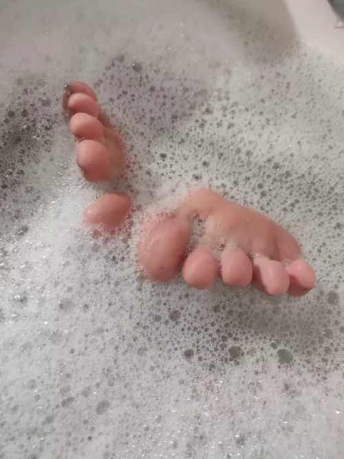 My little toes in a bubble bath :) by crybayby