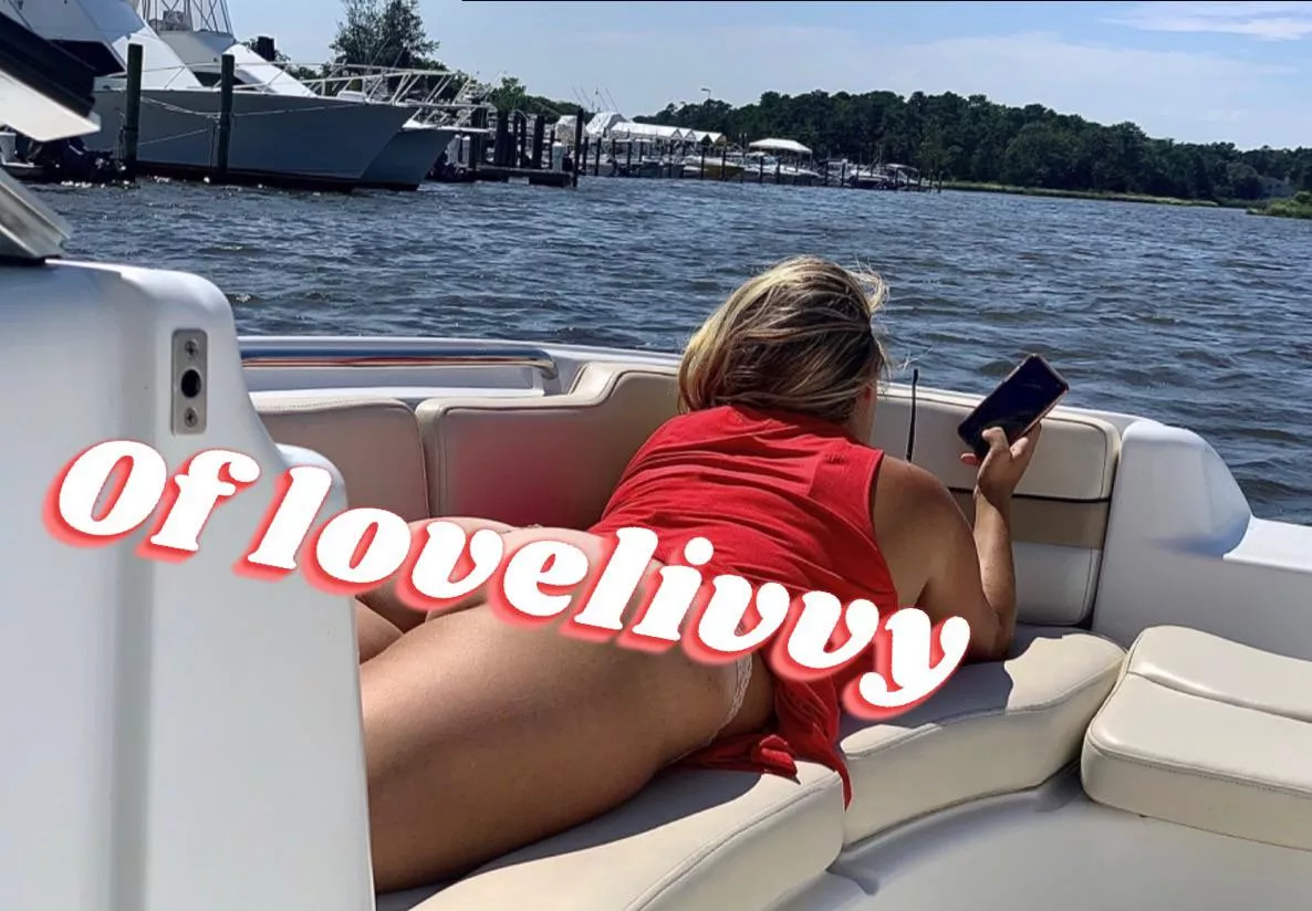 My man said I’d get 0 supporters 😔 so I had my coworker take this pic to make him jealous 😈[image] posted by pcplebians