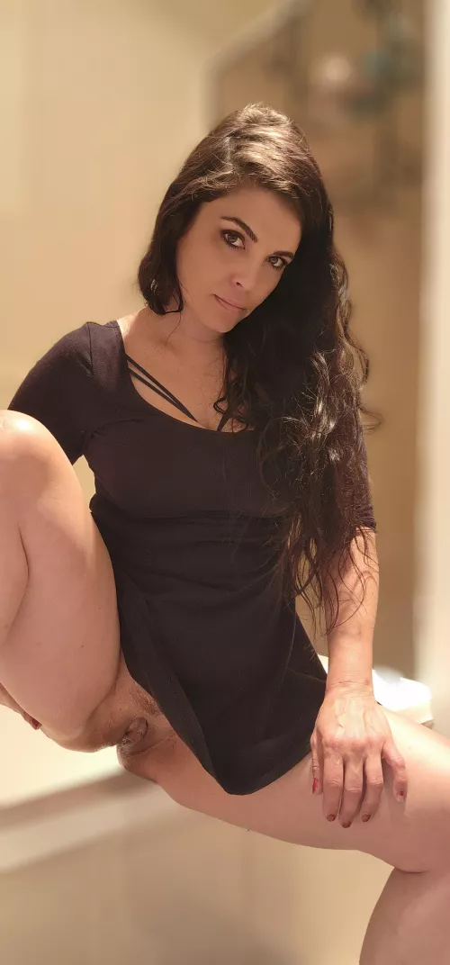 My mombod got stood up on a date tonight. Would you stand me up. 41naughty but sad mom by kittykat0781