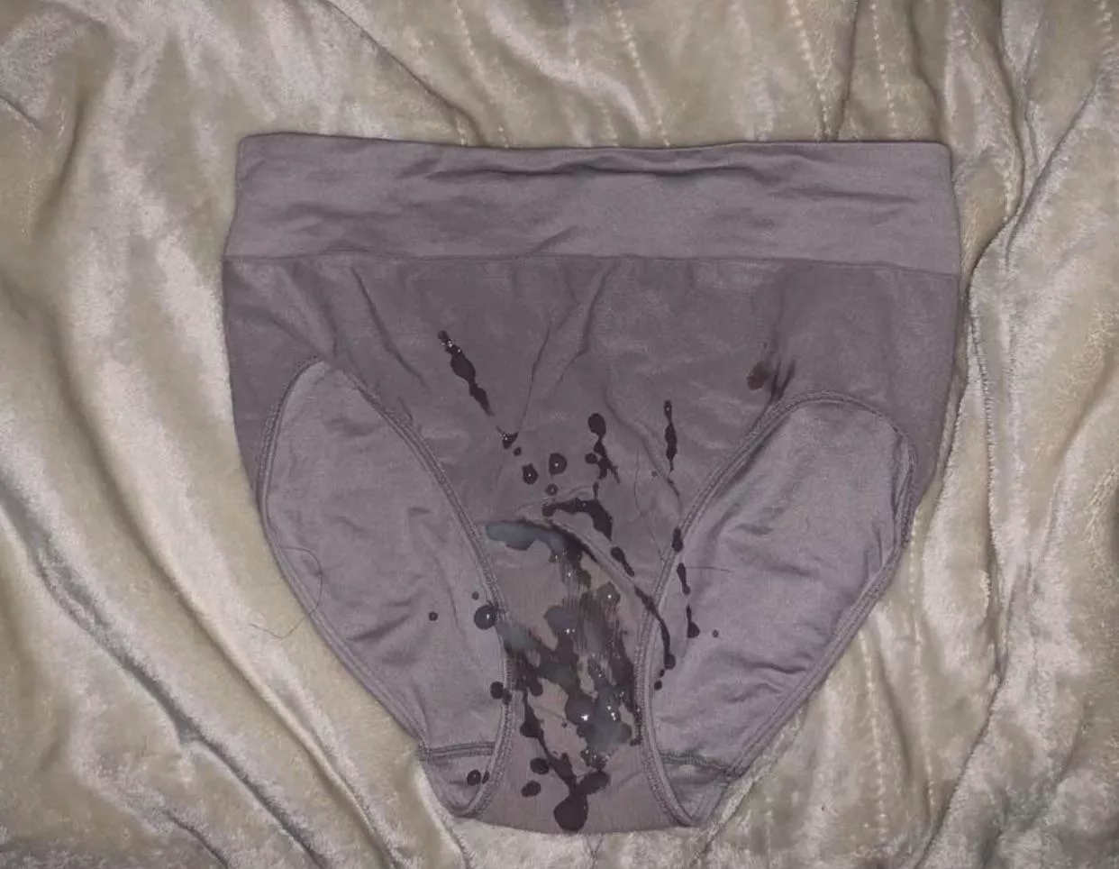 My moms new panties got a nice gift posted by Green-Vermin