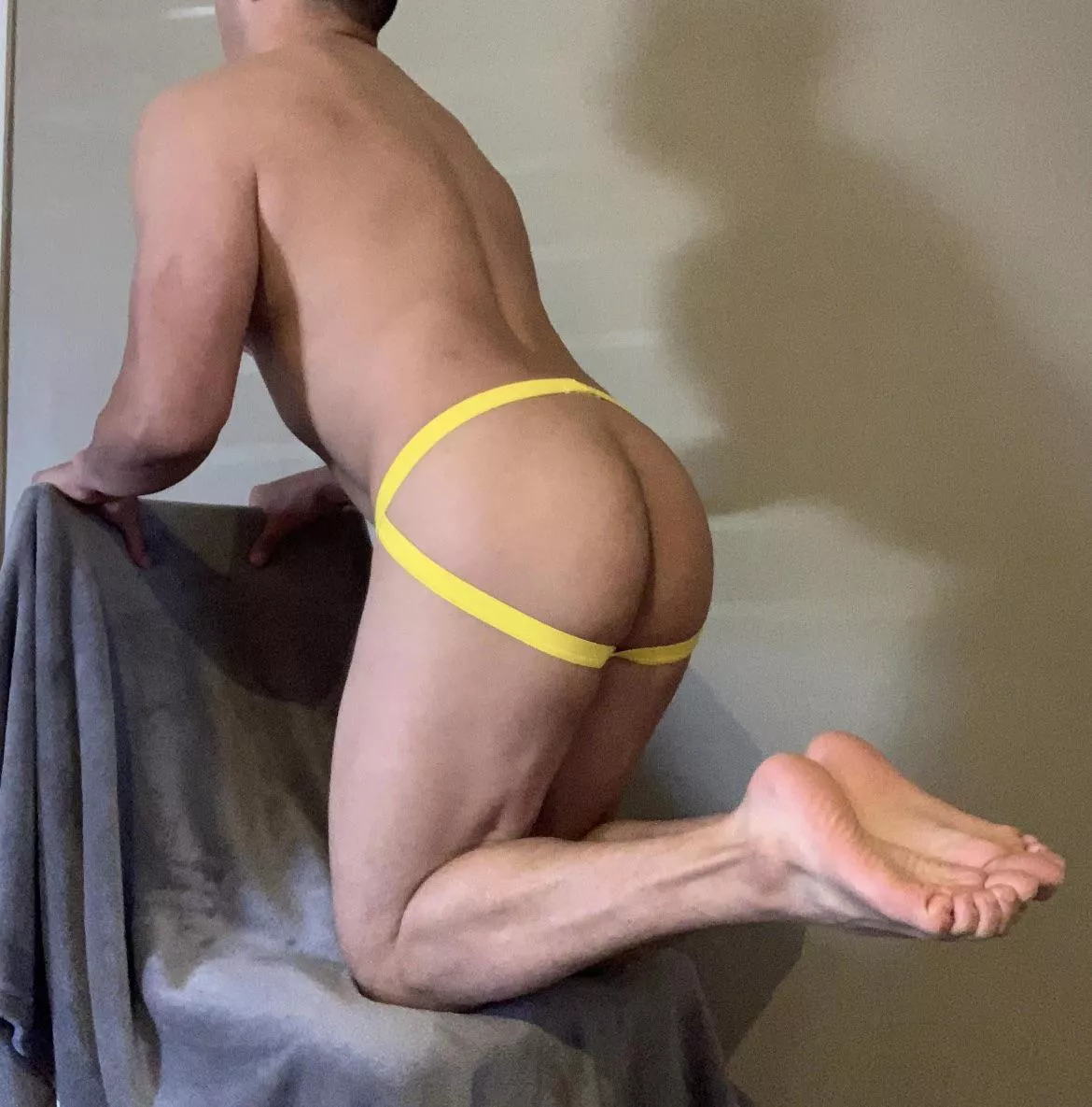 My Monday jockie pose posted by ashadowintheback