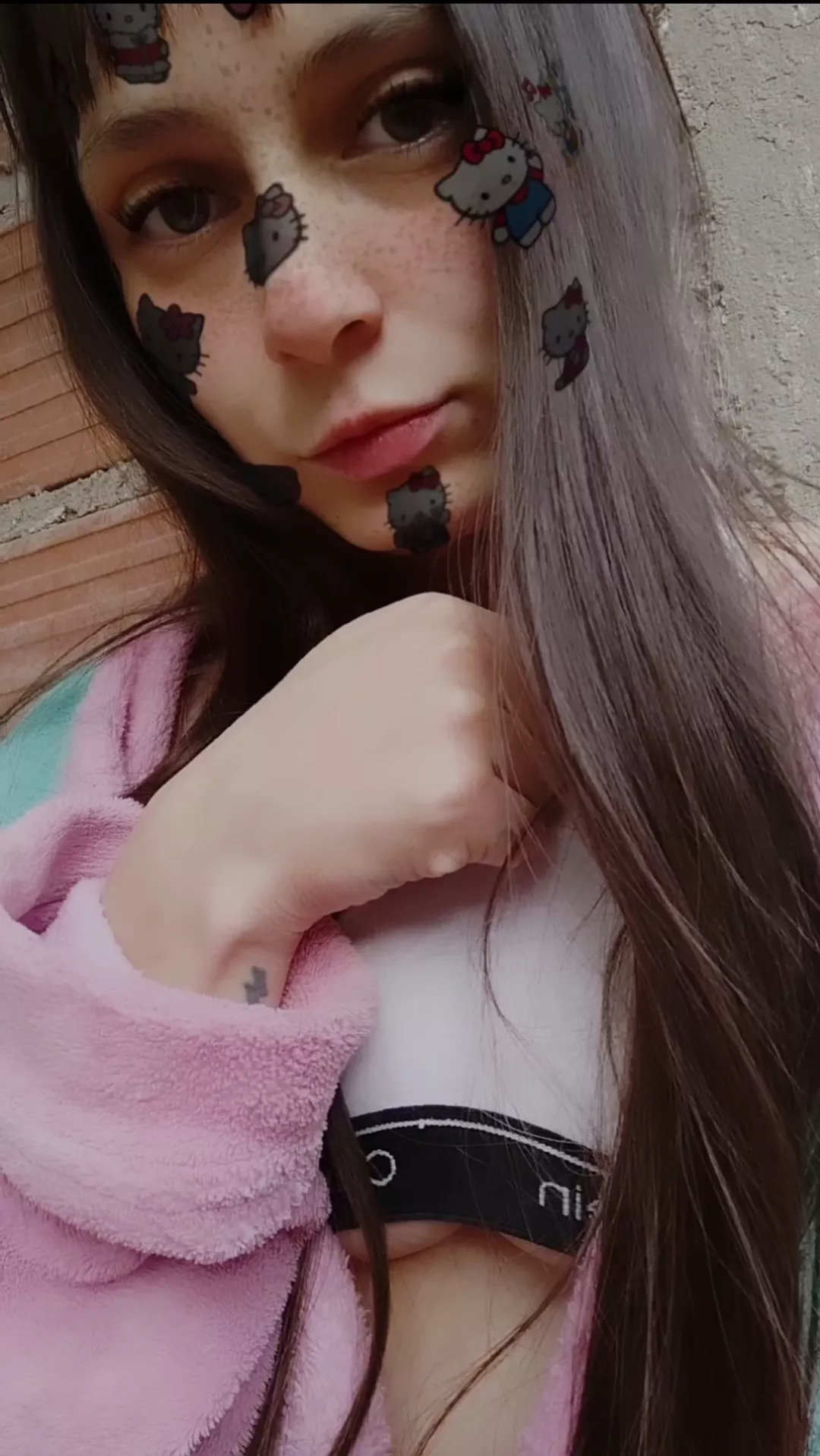 My name is Nela 🍭 I'm 22 years old. posted by nelanto