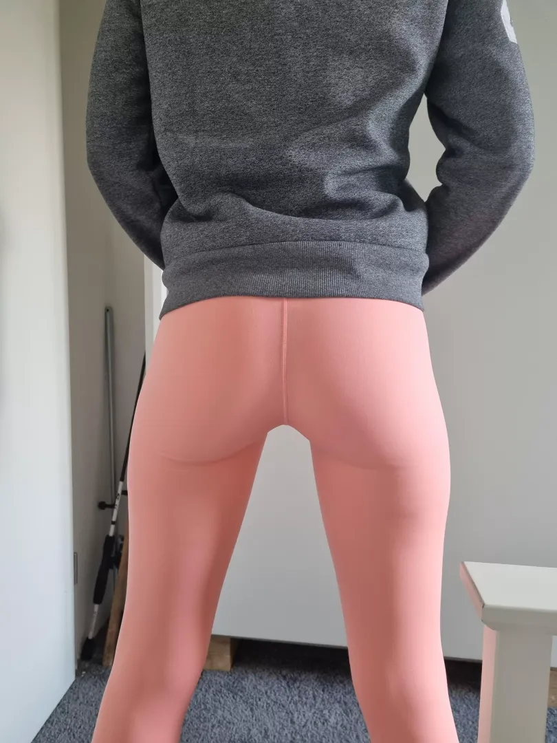 My new leggings😍 posted by MariellOF