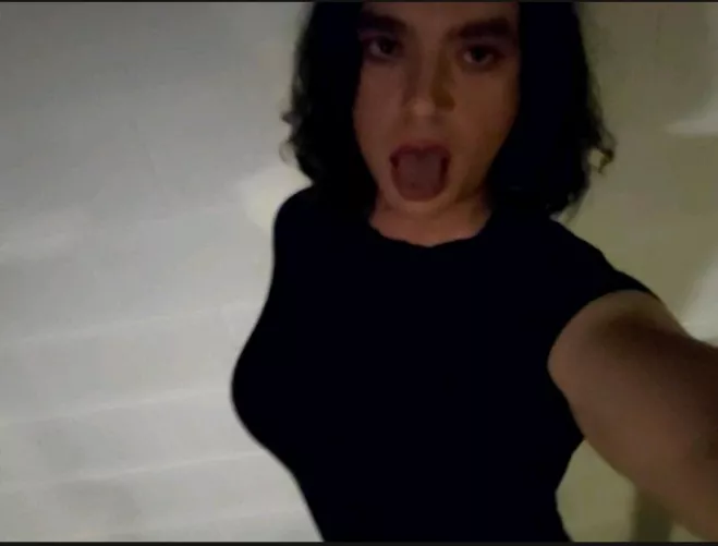 My new submissive she need a bot of work by Domtop40