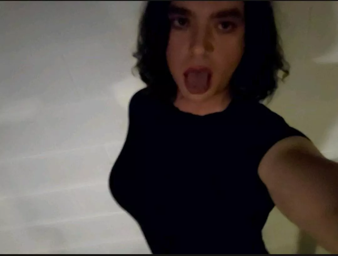 My new submissive she need a bot of work posted by Domtop40