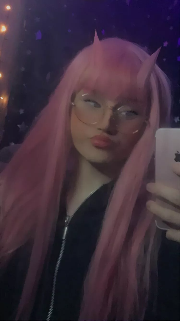 My old phone broke and I lost my password but I got back in heyyy 🤍 posted by FemboyOwO_