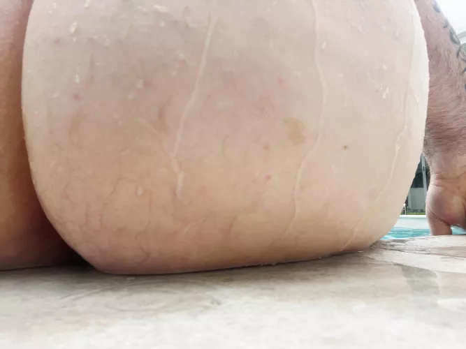 My pale phat ass by the pool. by Paleparalysis
