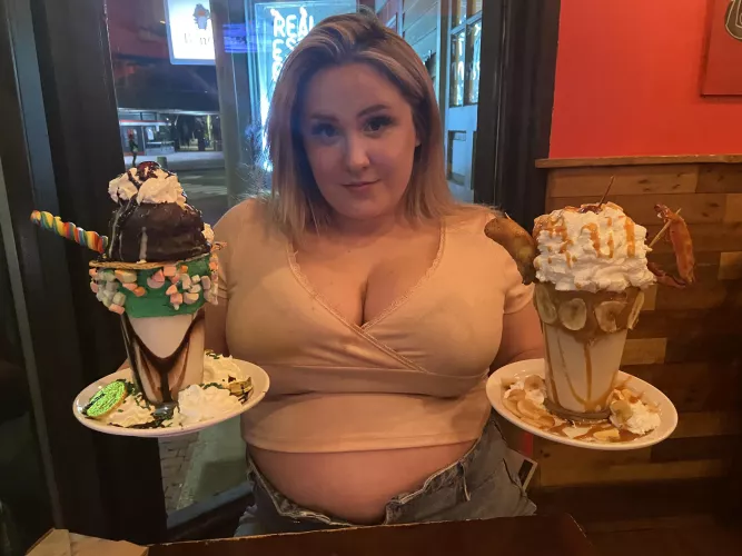 My pants were already unbuttoned by the time dessert came… 🤭 by MissSugarPlumpFairy