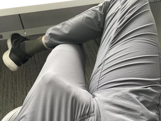 My phone is on Do Not Disturb at work but my cock doesn't understand by OneHungFucker