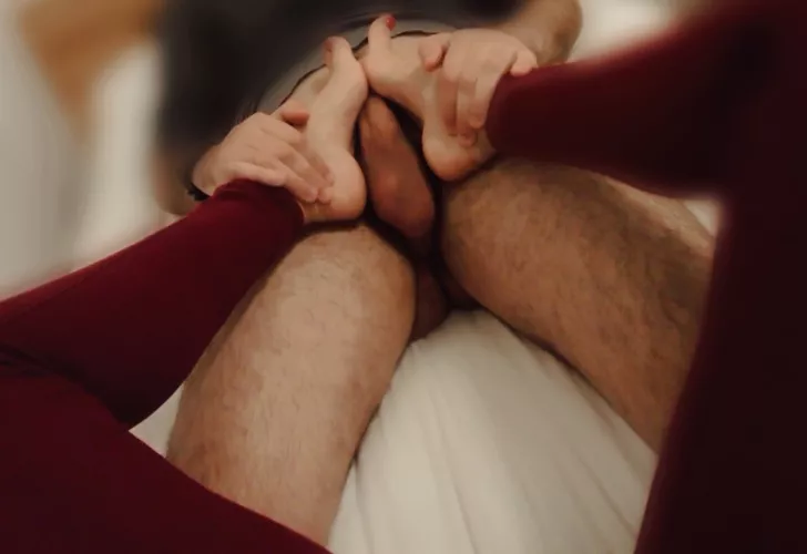 my roommate gave me a footjob as a birthday gift by wiz1h