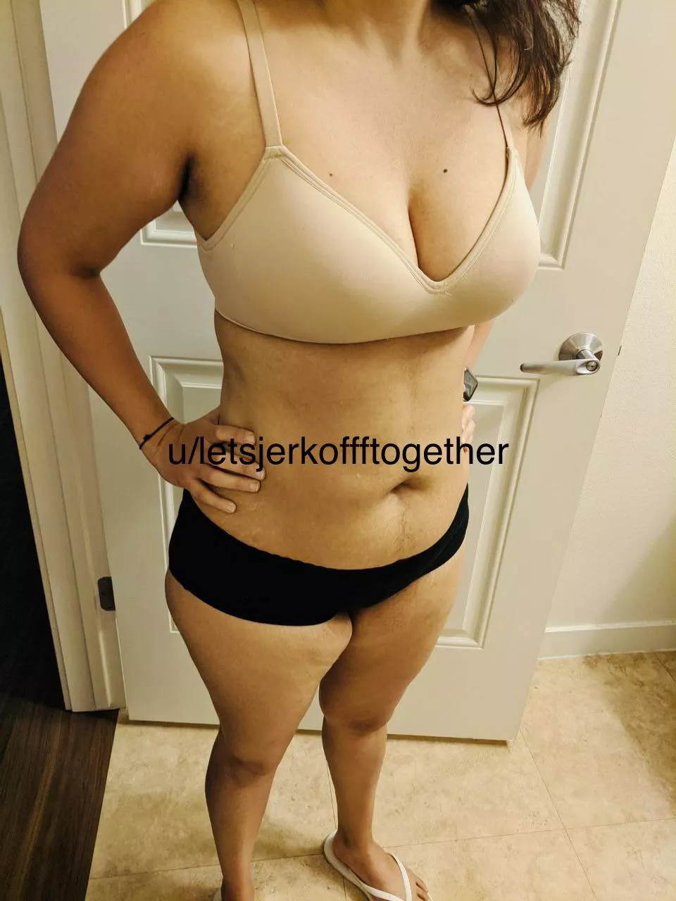 My sexy wife…anyone wants to have fun with us? F[31][OC] posted by letsjerkoffftogether