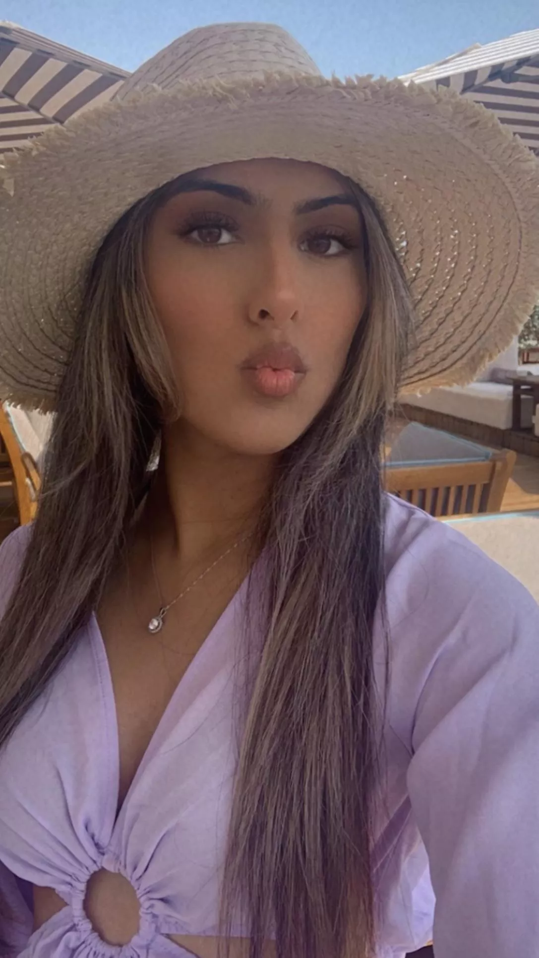 My sister 20 in uk posted by Felixxx9921