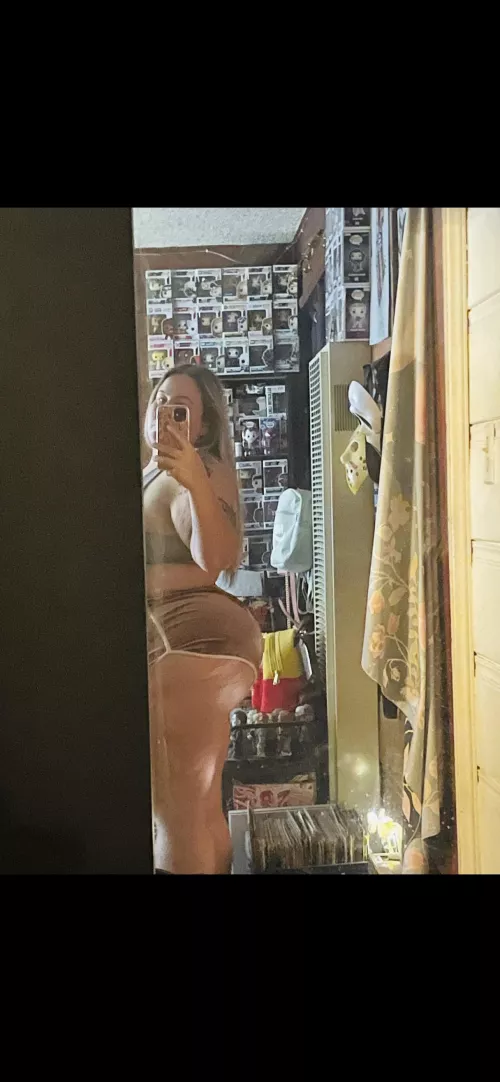 My sister needs more cocks dm asap by Txnjiro